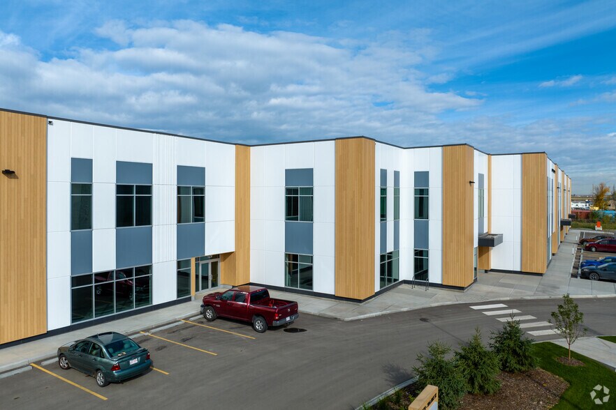 Primary Photo Of 7121 104 Av SE, Calgary Warehouse For Sale