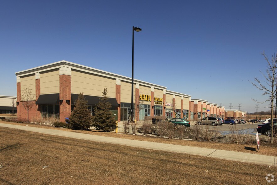 More Photos Of 20-40 New Delhi Dr, Markham Unknown For Lease