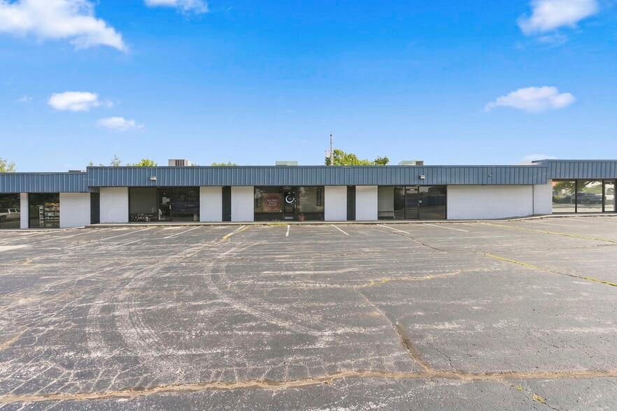 More Photos Of 5601 S Campbell Ave, Springfield General Retail For Sale