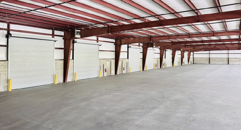 More Photos Of 3625 Agricultural Center Dr, Saint Augustine Warehouse For Lease