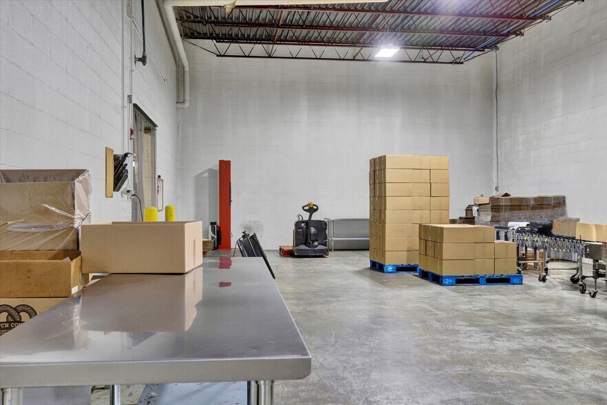 More Photos Of 457 E North St, Carlisle Flex For Sale