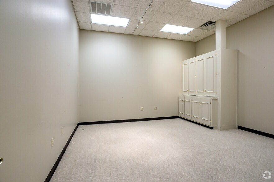 More Photos Of 1270 25th Street Pl SE, Hickory Medical For Lease
