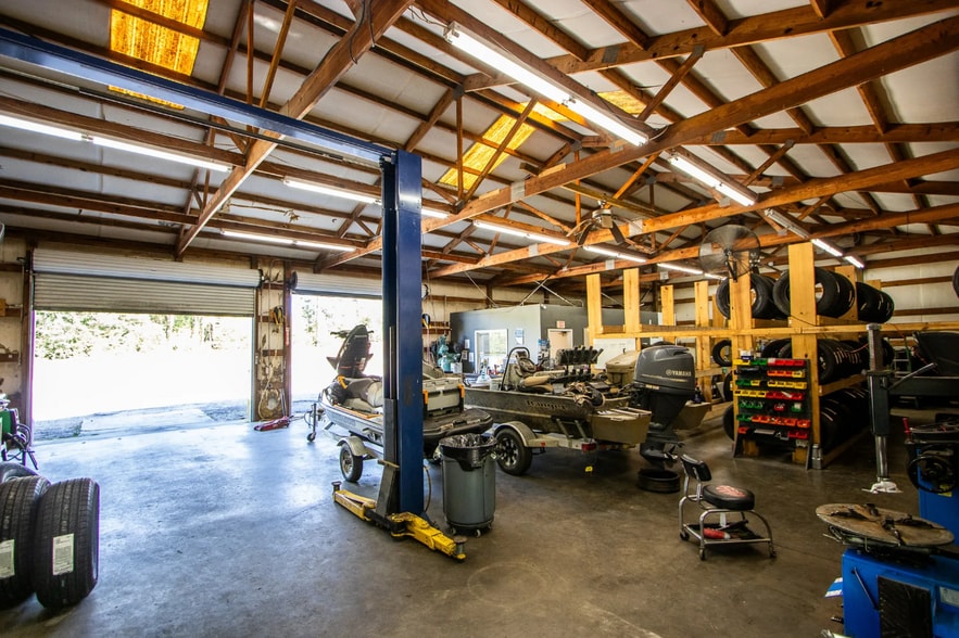 More Photos Of 8263 Garners Ferry Rd, Columbia Light Manufacturing For Sale