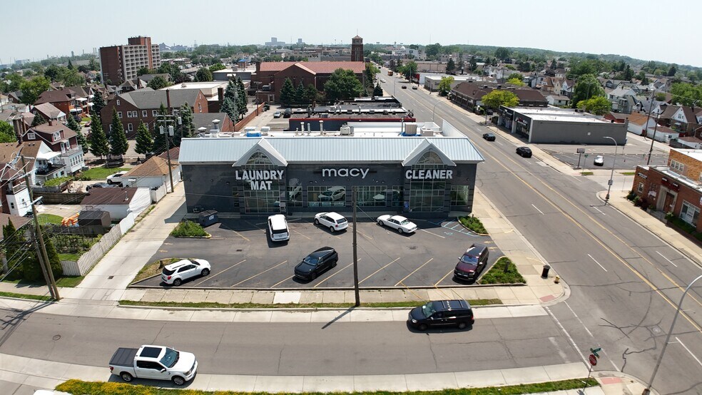 More Photos Of 5320 Schaefer Rd, Dearborn General Retail For Sale