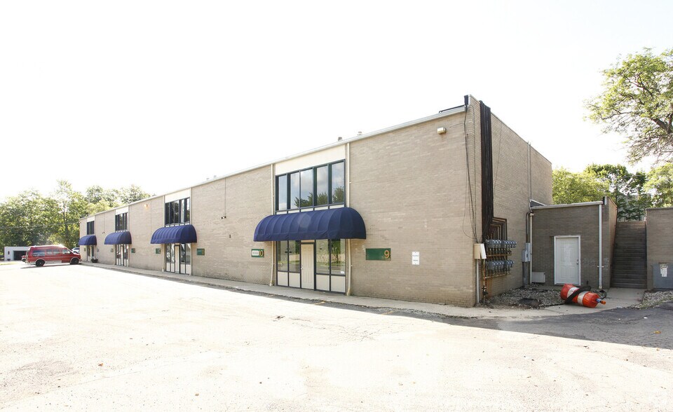 More Photos Of 2710 W Court St, Flint Office For Sale