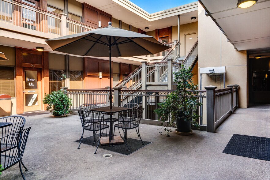 More Photos Of 705 S 9th St, Tacoma Office For Sale