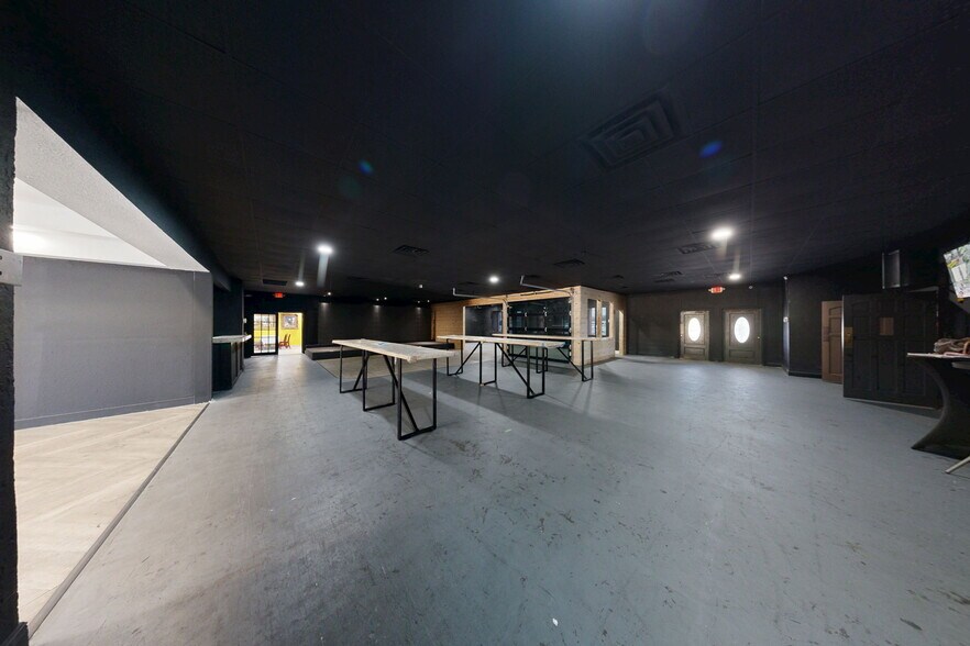 More Photos Of 4946 Rigsby Ave, San Antonio Restaurant For Sale