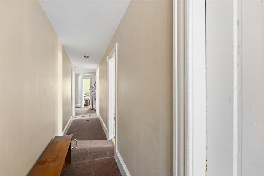 More Photos Of 32 Park Ave, Keene Office For Sale