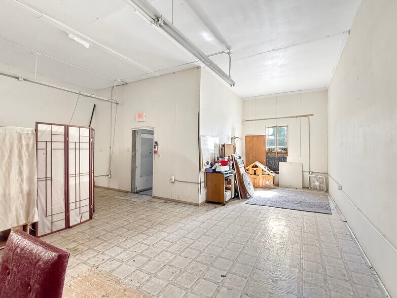 More Photos Of 342 Main St, Delta General Retail For Sale