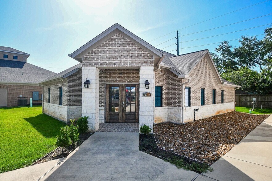 More Photos Of 23219 Red River Dr, Katy Medical For Sale