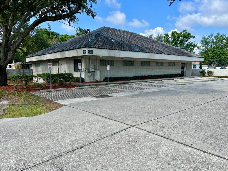 Primary Photo Of 4224 N Tampania Ave, Tampa Medical For Lease