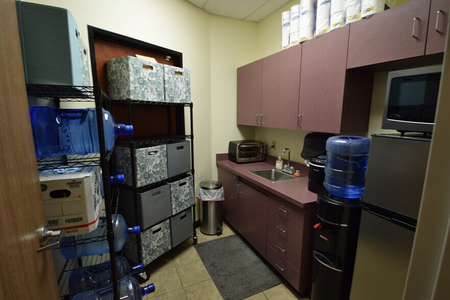 More Photos Of 199 N Arroyo Grande Blvd, Henderson Office For Lease