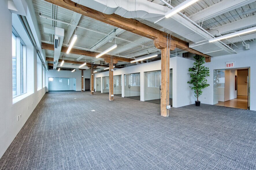 More Photos Of 225 W Ohio St, Chicago Office For Lease