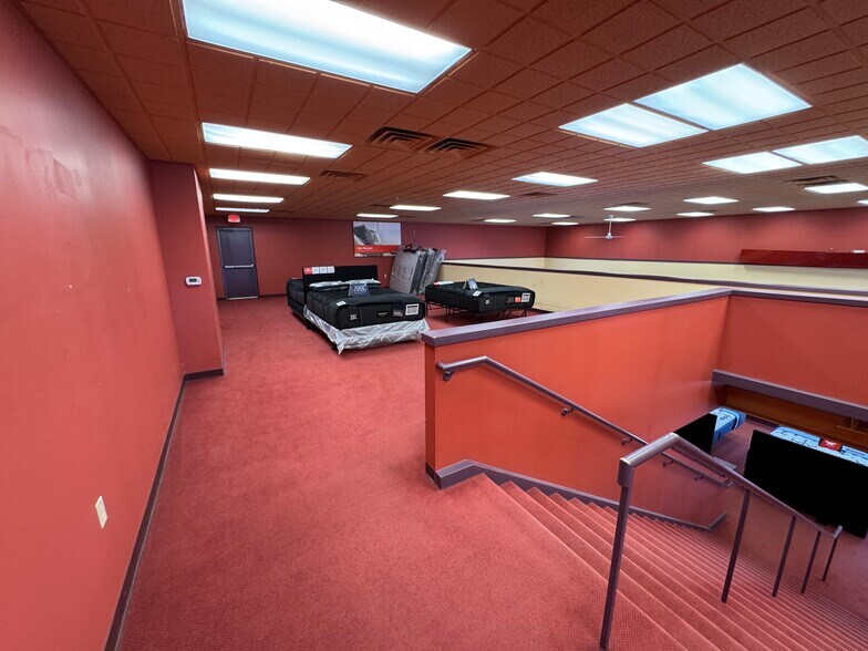 More Photos Of 2501 William Penn Hwy, Easton General Retail For Lease