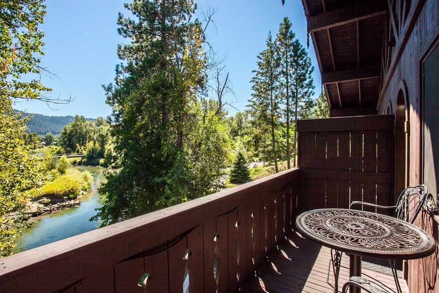 More Photos Of 315 Commercial St, Leavenworth Hotel For Sale