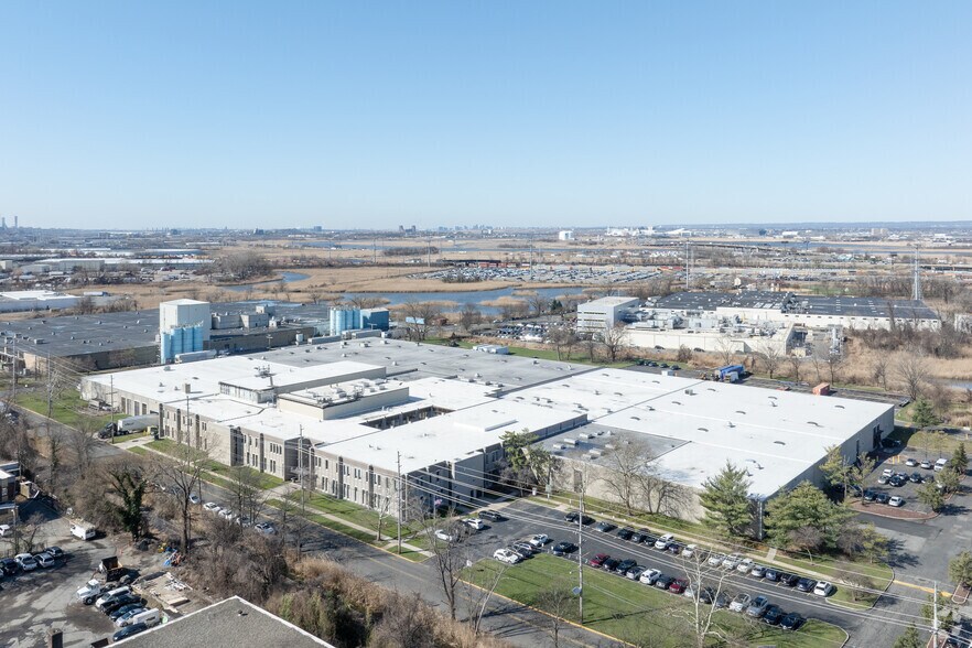 More Photos Of 65 Railroad Ave, Ridgefield Warehouse For Lease