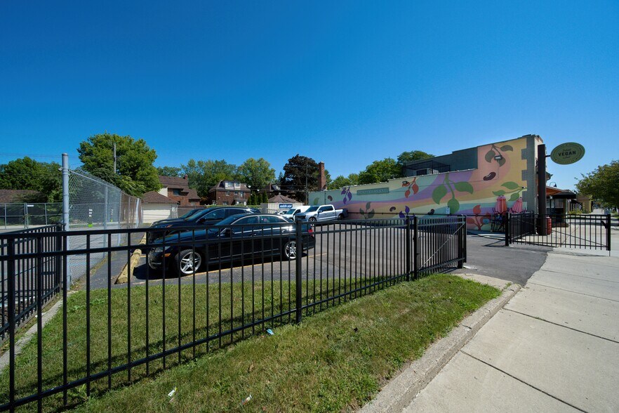 More Photos Of 19614 Grand River Ave, Detroit Storefront For Sale