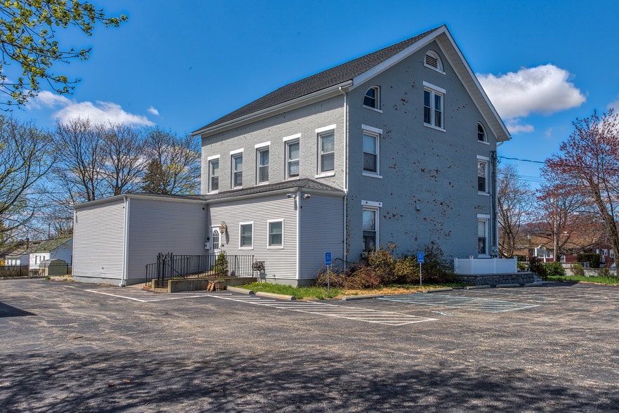 More Photos Of 97 Broadway, Verplanck Funeral Home For Lease