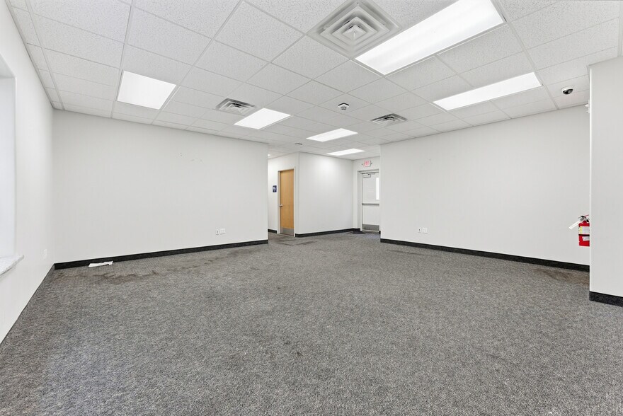 More Photos Of 24 Elise St, Westfield Flex For Lease