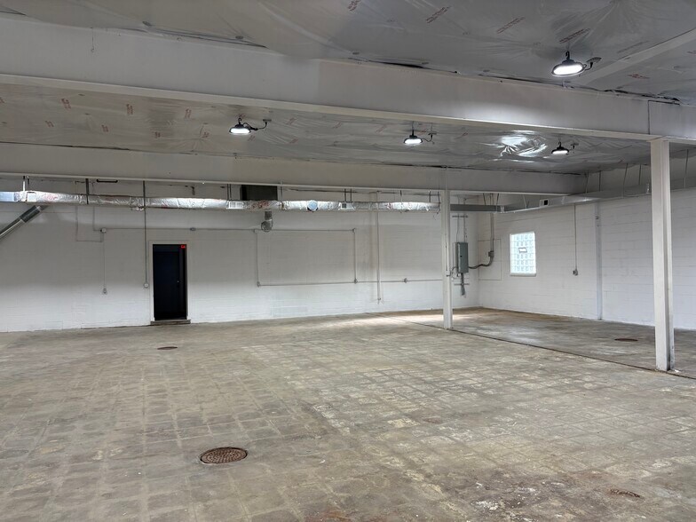 More Photos Of 19200 Miles Rd, Warrensville Heights Flex For Sale