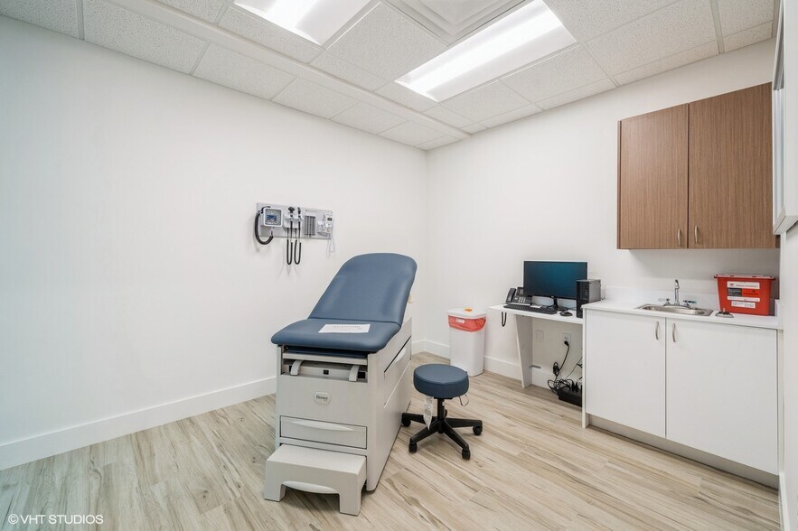 More Photos Of 3333 20th St, Vero Beach Medical For Sale