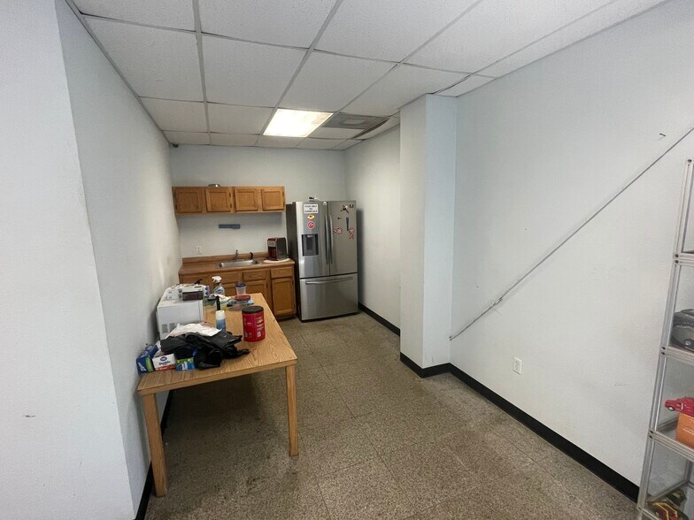 More Photos Of 875 Lakeview Dr, Deland Warehouse For Sale