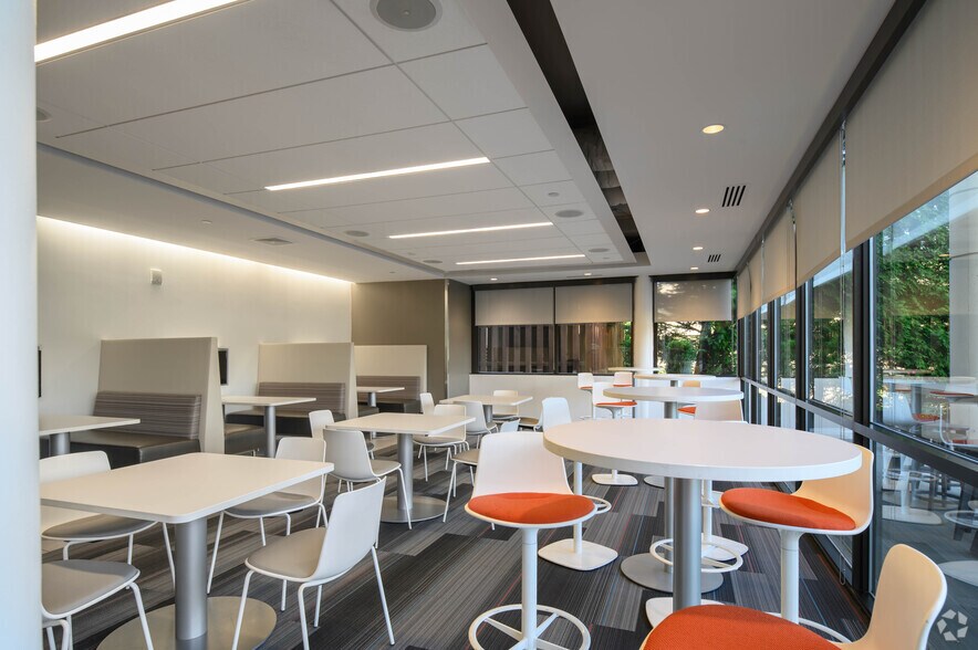 More Photos Of 100 Matsonford Rd, Radnor Unknown For Lease