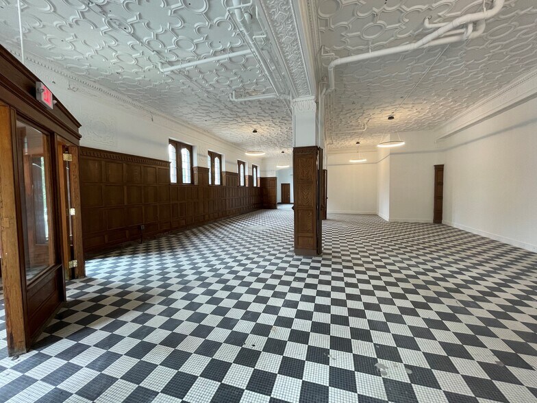 More Photos Of 415 DeBaliviere Ave, Saint Louis Apartments For Lease