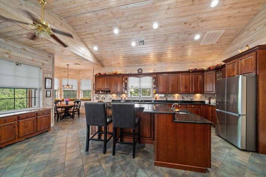 More Photos Of 7780 N Whippoorwill Ter, Hernando Sports And Entertainment For Sale