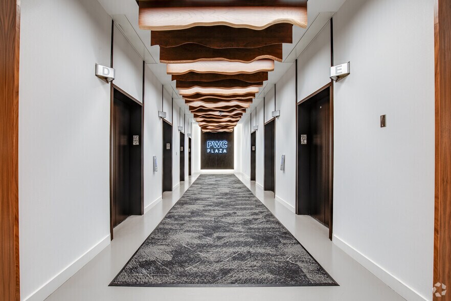 More Photos Of 45 S 7th St, Minneapolis Office For Lease