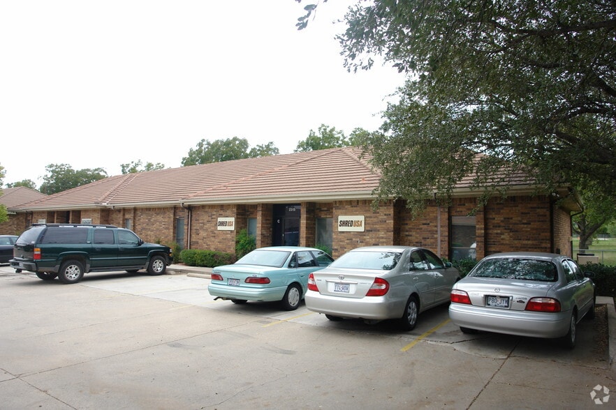 More Photos Of 2315 Roosevelt Dr, Arlington Office Residential For Sale