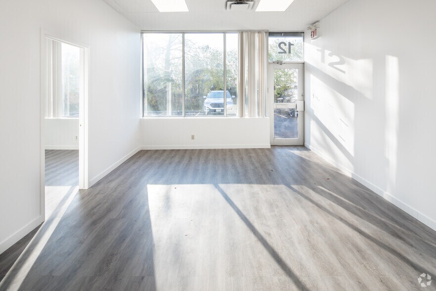 More Photos Of 1040 Martin Grove Rd, Toronto Service For Sale