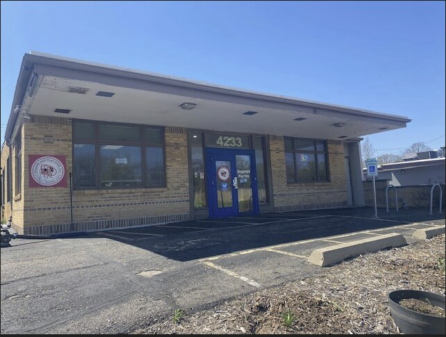 More Photos Of 4233 W Beltline Hwy, Madison General Retail For Sale