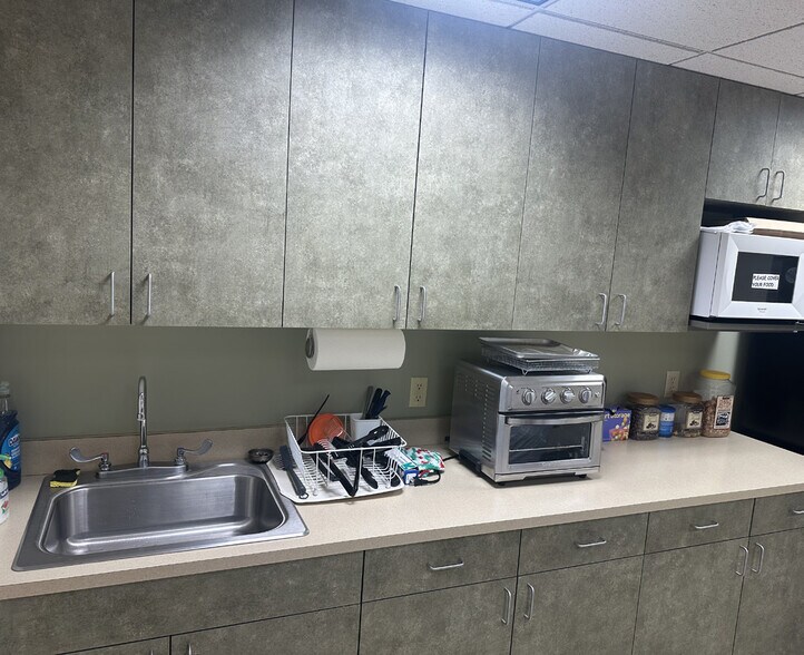 More Photos Of 3401 N Highway 169, Plymouth Medical For Sale