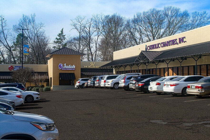 More Photos Of 731 S Pear Orchard Rd, Ridgeland Storefront For Lease