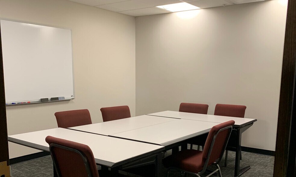 More Photos Of 10828 NW AirWorld Dr, Kansas City Industrial For Lease