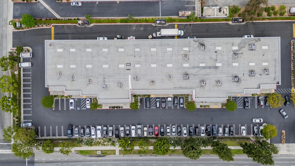 More Photos Of 12711 Ramona Blvd, Baldwin Park Warehouse For Lease