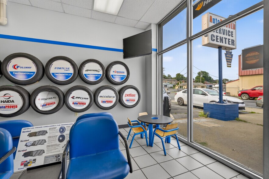 More Photos Of 708 N 18th St, Allentown Auto Repair For Lease