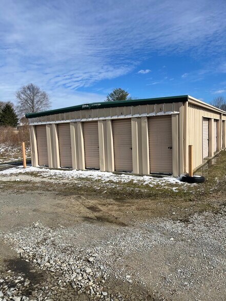 More Photos Of 35 Arnold Ln, Bloomfield Freestanding For Sale