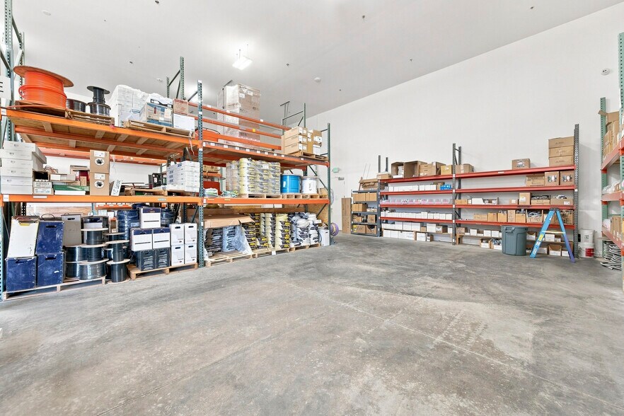 More Photos Of 2220 Taxi Way, Prescott Industrial For Sale
