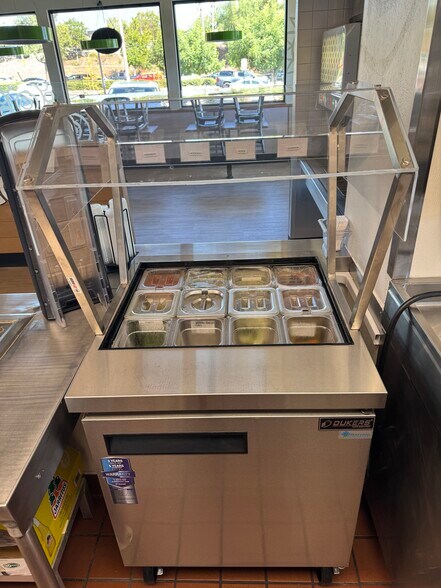 More Photos Of 6247 Day St, Riverside Fast Food For Lease