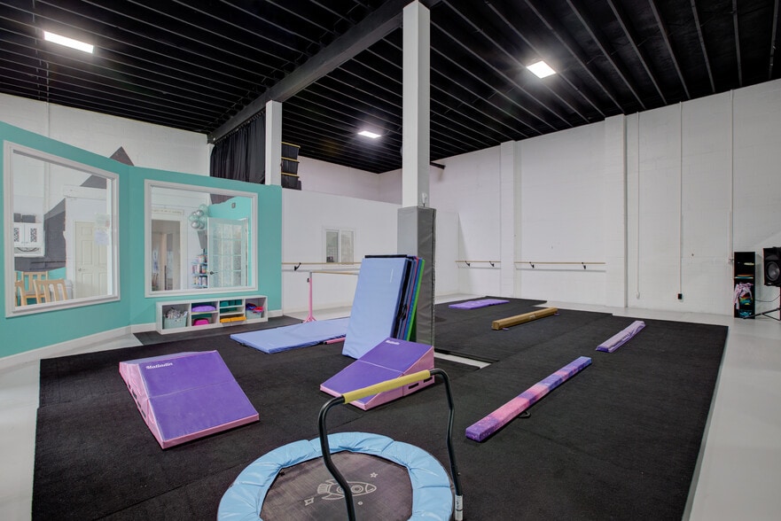 More Photos Of 1560 SE Stephens St, Roseburg Freestanding For Sale