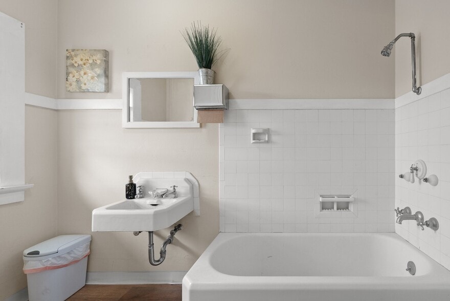 More Photos Of 217 E Lake Ave, Watsonville Office For Sale