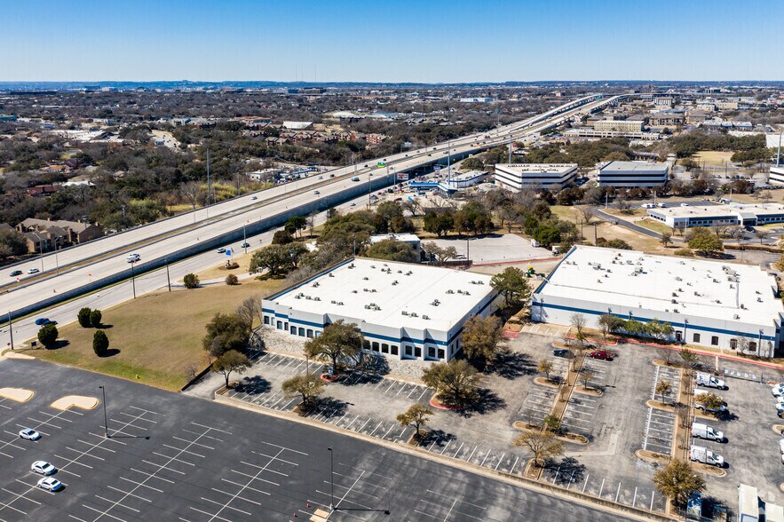 More Photos Of 1611 Headway Cir, Austin Warehouse For Lease