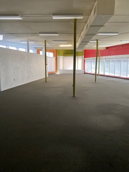 More Photos Of 1701 S Staples St, Corpus Christi Freestanding For Lease