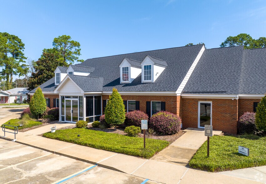 More Photos Of 2308 Palmyra Rd, Albany Medical For Lease