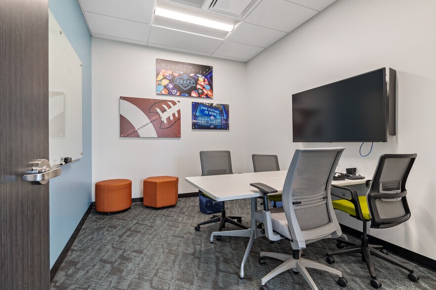 More Photos Of 2929 W Navigator Dr, Meridian Office For Lease