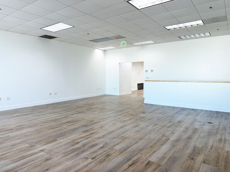 More Photos Of 9660-9690 Research Dr, Irvine Warehouse For Lease