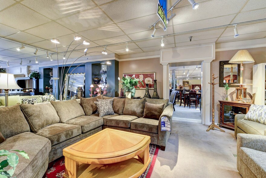 More Photos Of 20423 Highway 99, Lynnwood Freestanding For Sale