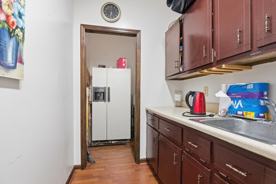 More Photos Of 411 Western Blvd, Jacksonville Medical For Lease